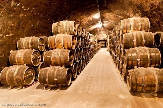 1-Day tour to Aragatsotn Wine region and Wine Route. - What the private format changes