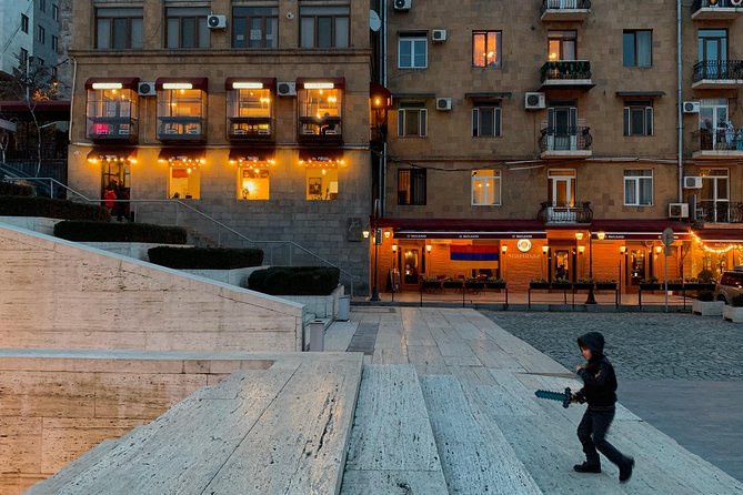 Budget walking tour in Yerevan (Yerevan city tour) - Charles Aznavour Square and the Smoking Woman