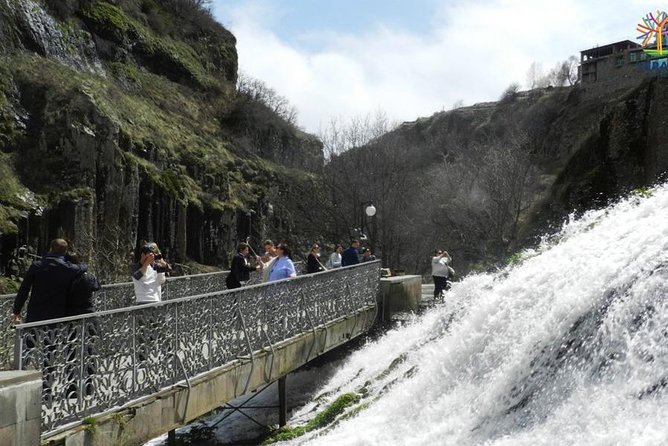 Day trip to Jermuk: Noratus, Hayravank, Selim Pass - Jermuk Waterfall at 2,000 meters