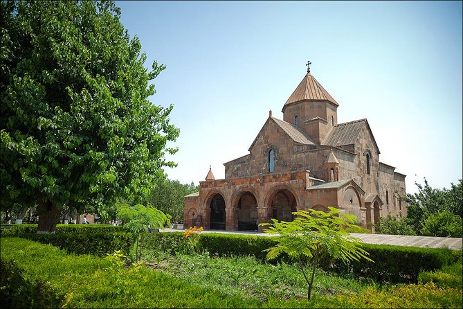 Group Tour: Echmiadzin Cathedral & churches, Zvartnots Temple - The guide makes the bilingual format work or not