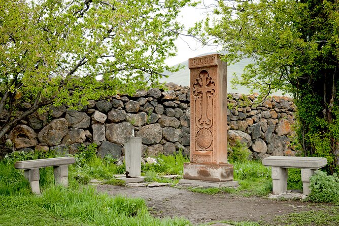 Group Tour: Hovhannavank, Saghmosavank, Chocolate House, Aghtsk - The bilingual guide format and how it affects your day