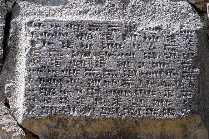 Group Tour: Sightseeing in Yerevan, Erebuni Museum and Fortress - Seeing modern Yerevan from the streets