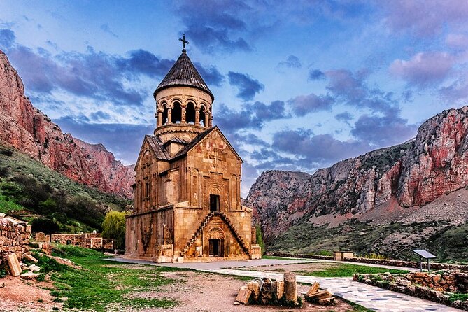 Guided tour: Khor Virap, Noravank Monastery, Areni, Jermuk - Practical details before you book