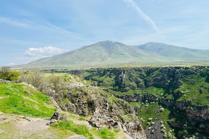 Mount Aragats,Amberd Fortress,Alphabet Monument, Saghmosavank - How the private format changes the day
