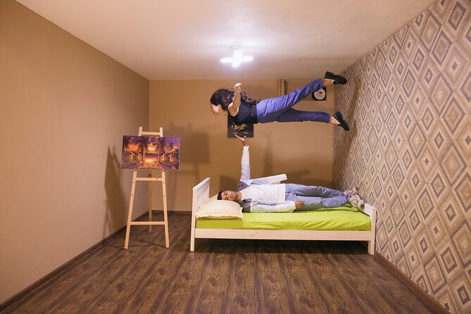 Museum of Illusions Tour - A good stop for families and photo lovers