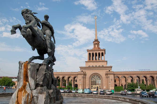 Private sightseeing and walking tour in Yerevan - Victory Park ends with a broad view of the city