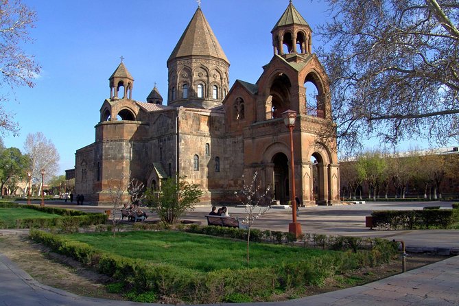 Private Tour to Echmiadzin and Zvartnots Temple - What the private vehicle adds