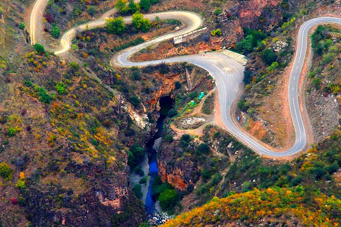 Private tour to Hin Areni winery, Tatev monastery & ropeway, Khndzoresk caves - Who should book this southern Armenia tour