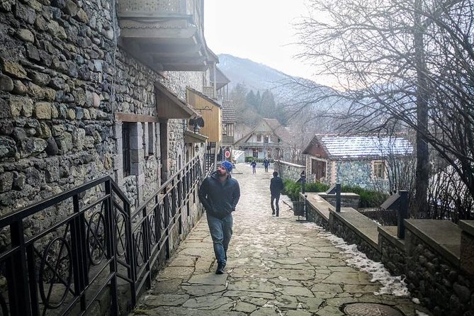 Private Transfer & Tour from Tbilisi to Yerevan or Yerevan to Tbilisi - Who should book this route