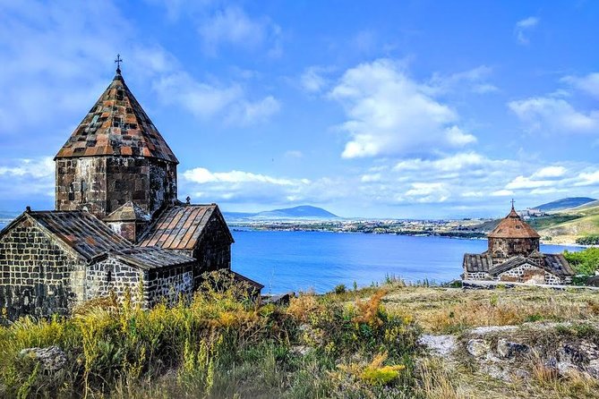 Private Transfer & Tour from Tbilisi to Yerevan or Yerevan to Tbilisi - Akhtala and its painted frescos