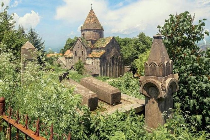 Tbilisi transfer with stops in Haghpat, Sanahin to or from Yerevan - What the private vehicle changes