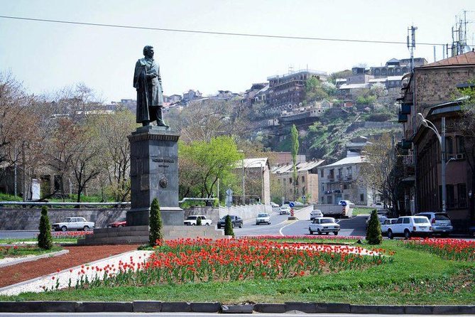 Transfer from Yerevan to Tbilisi - Is bottled water really included?