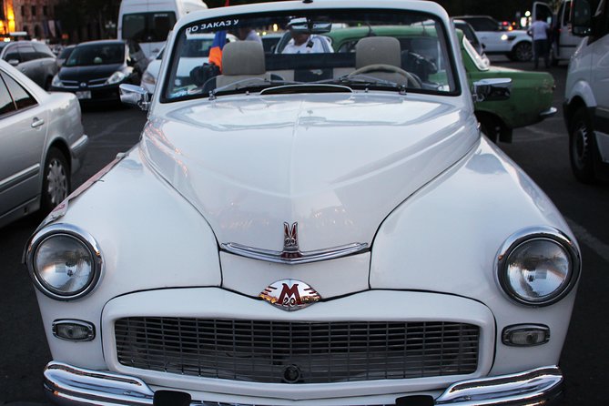 Yerevan city tour with drinks in a classic car with photography - Starting with Mother Armenia and Victory Park