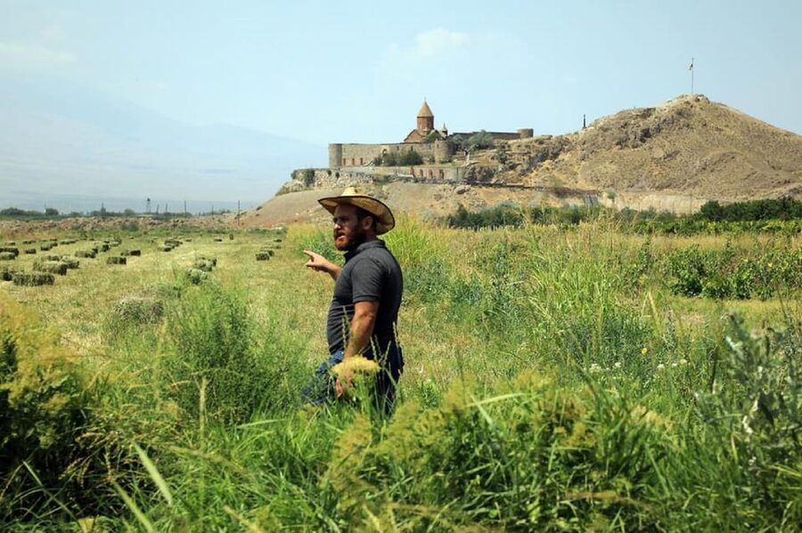Yerevan: Khor Virap Day Trip with Mount Ararat Wine Tasting - Arriving at Khor Virap beneath Mount Ararat