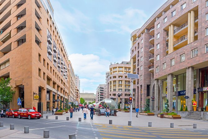 Yerevan: Private Sightseeing Tour - What the guide adds to a short tour