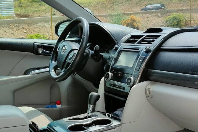 Yerevan to Tbilisi Private car transfer 3 Scenic stops - Choosing the right vehicle for your group